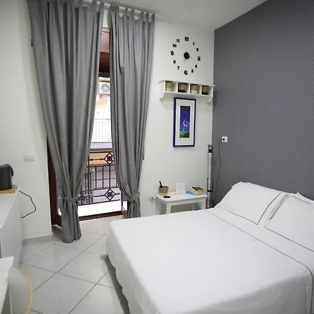 La Casa Sulla Nuvola Duomo Centro Storico شقة نابولي