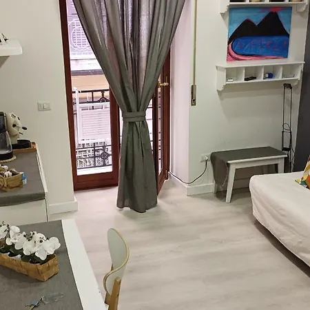 Casa Sulla Nuvola Duomo Centro Storico ナポリ